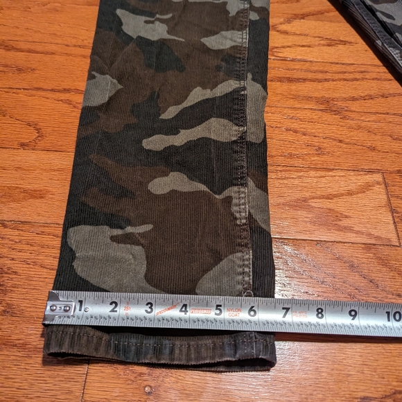 American Eagle camouflage jeans - corduroy - size 8 regular - brown green - mom - Picture 12 of 13